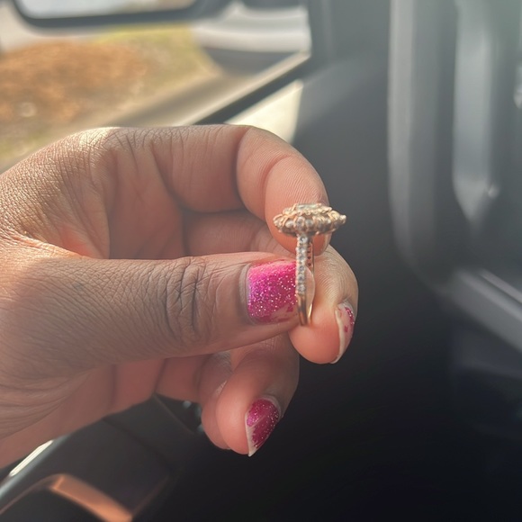 Rose gold tear drop halo diamond engagement ring (natural diamomd) size 6 - Picture 8 of 9